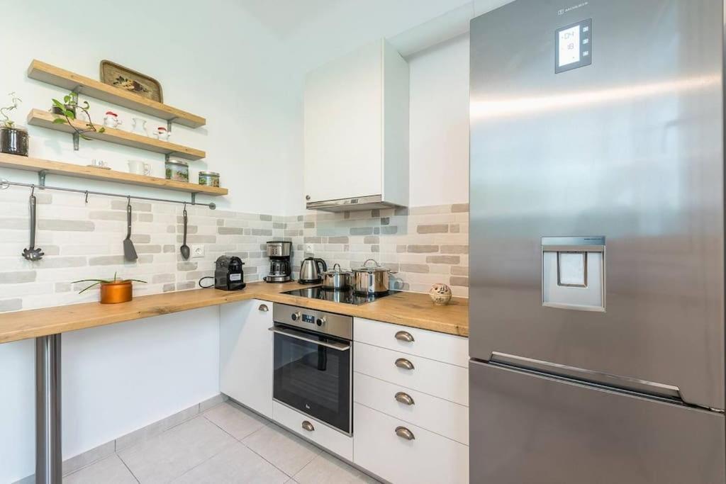Appartement Casa Pamisou Near Attiki Metro Station à Athènes Extérieur photo